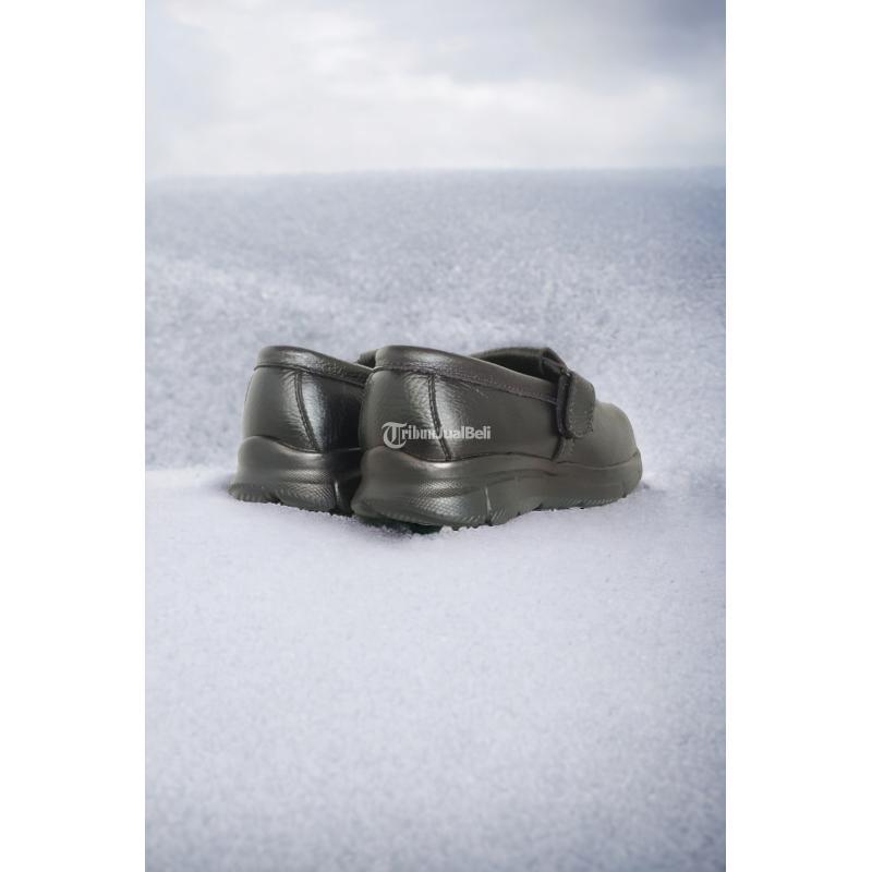 Pabrik Safety Shoes Hitam Harga Terjangkau - Balikpapan Kalimantan Timur