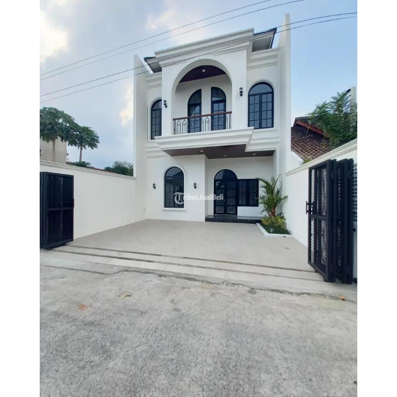 Dijual Rumah Mewah, 2 Lantai Luas 130m2 SHM 3KT 3KM Dekat Exit Tol Maguwoharjo - Sleman Yogyakarta