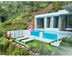 Dijual Villa Mewah 2 Lantai LT1515 LB240 SHM 3KT 3KM Utara Jembatan Kaca Kemuning - Karanganyar Jawa Tengah