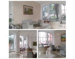 Disewakan Apartemen Luas 92 m2 Siap Huni di Taman Beverly Hills Full Furnished - Surabaya  Jawa Timur