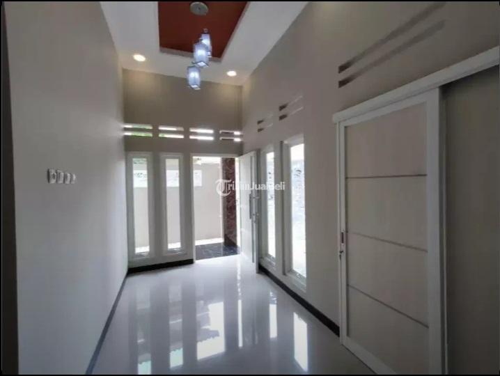 Dijual Rumah Baru Cantik Mewah LT162 LB300 Dekat Mall Paragon Mangkubumen Banjarsari Solo - Surakarta Jawa Tengah