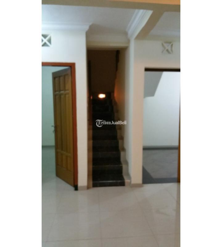Dijual Rumah Siap Huni Luas 285 m2 Bekas dekat Jl. Ijen Boulevard - Malang Kota Jawa Timur
