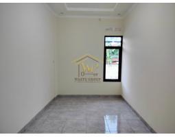 Dijual Rumah 2 Lantai LT120 LB213 6KT 3KM Legalitas SHM Lokasi Strategis - Yogyakarta 
