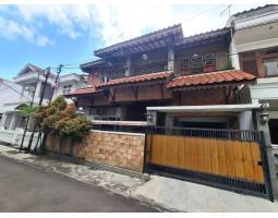 Dijual Rumah Cantik Bekas Luas 236 m2 UMS Area Bisnis Komersil - Solo Jawa Tengah