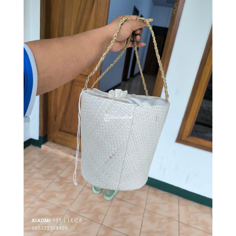 Tas Serut Putih Pandan Alami Cantik - Barito Kuala Kalimantan Selatan