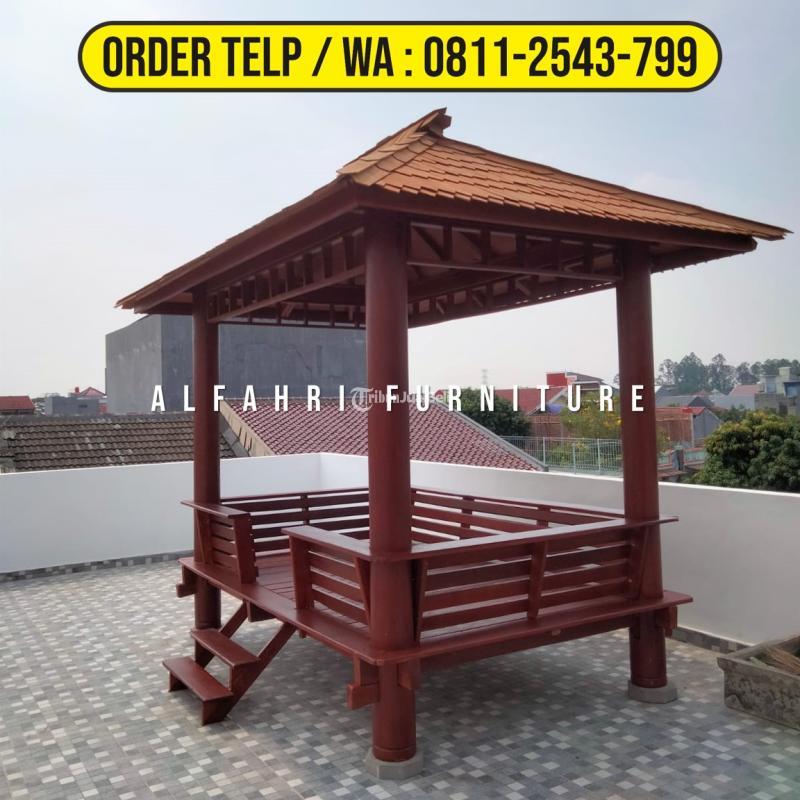 Gazebo Apartements 2x3 Minimalis Kayu Atap Sirap Pagar Depan di Kulon