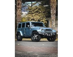 Mobil Bekas Jeep Wrangler Sahara Arctic 3.6 AT Pentastar 2012 Mulus Full Paper - Malang Kota Jawa Timur