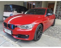 Mobil BMW 320i 2013 Bekas Warna Merah Siap Pakai - Yogyakarta