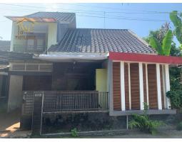 Dijual Rumah 2 Lantai Siap Huni Lokasi Strategis LT162 B147 4KT 2KM Legalitas SHM - Sleman Yogyakarta 