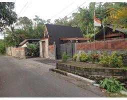 Dijual Villa LT683 m2 LB500 m2 Legalitas SHM 2KT 2KM Lokasi Strategis - Sleman Yogyakarta 