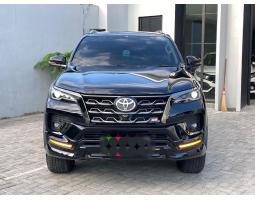 Mobil Toyota Fortuner GR 2.8 2023 Bekas Terawat Surat Lengkap - Yogyakarta