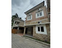 Dijual Rumah Modern LT104 LB136 4KT 3KM Legalitas SHM Lokasi Strategis - Sleman Yogyakarta 