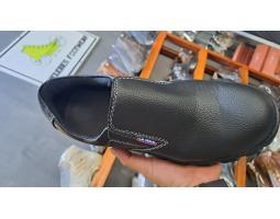 Sepatu Safety Tanpa Tali Ujung Besi - Makassar Sulawesi Selatan