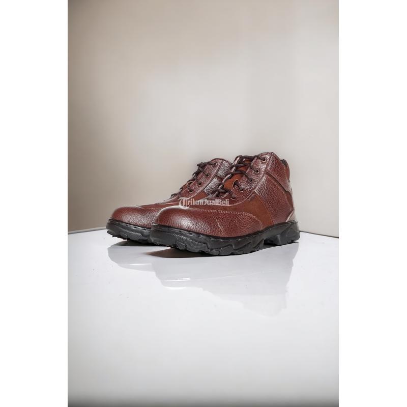 Sepatu Boots Karet Safety Tinggi 15cm - Samarinda Kalimantan Timur