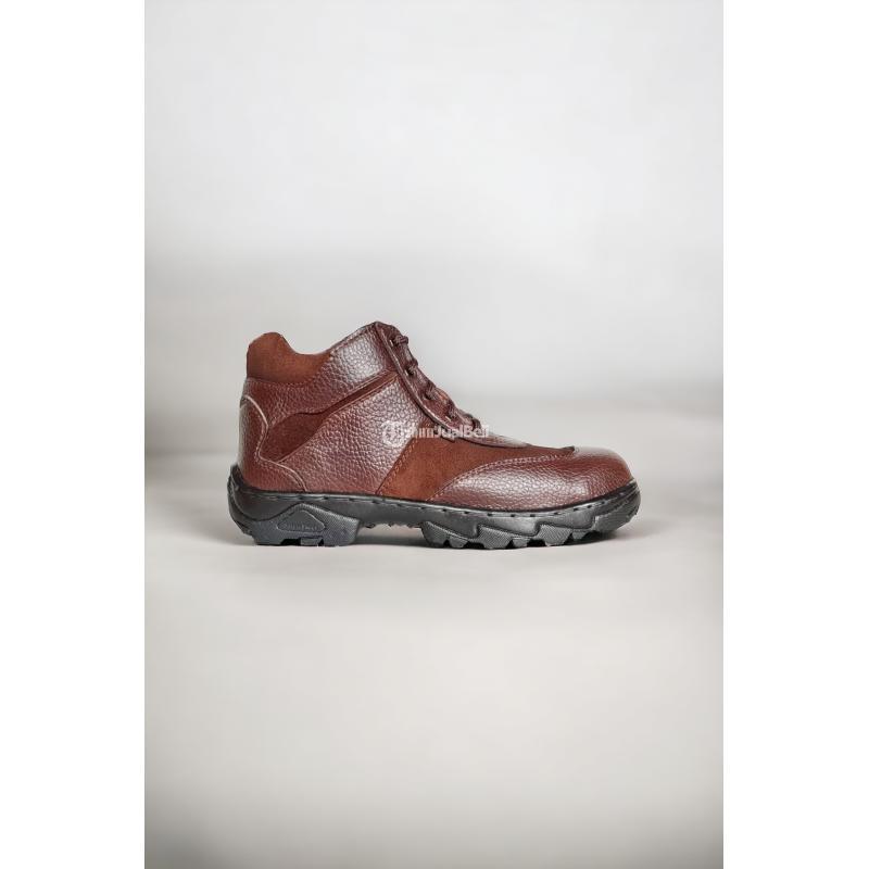 Sepatu Boots Karet Safety Tinggi 15cm - Samarinda Kalimantan Timur