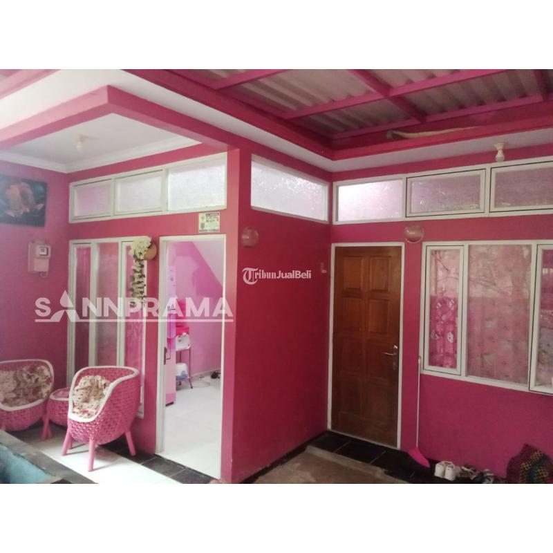 Jual Rumah Pink 2 Lantai Tipe 60 Dengan Balkon Luas Dan Kamar Banyak Bekas Siap Huni - Depok Jawa Barat