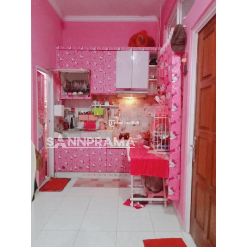 Jual Rumah Pink 2 Lantai Tipe 60 Dengan Balkon Luas Dan Kamar Banyak Bekas Siap Huni - Depok Jawa Barat