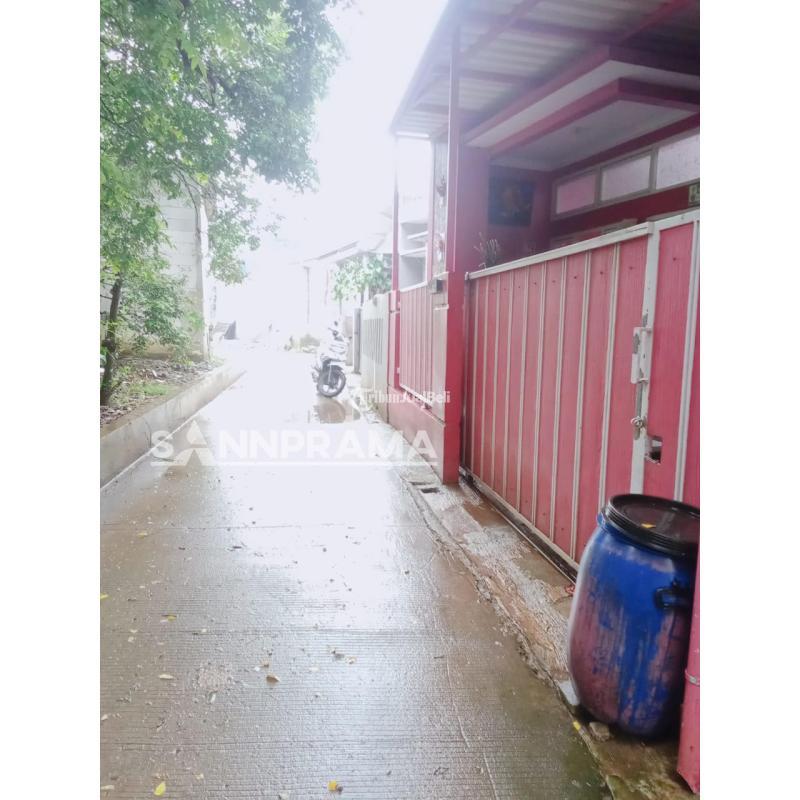 Jual Rumah Pink 2 Lantai Tipe 60 Dengan Balkon Luas Dan Kamar Banyak Bekas Siap Huni - Depok Jawa Barat
