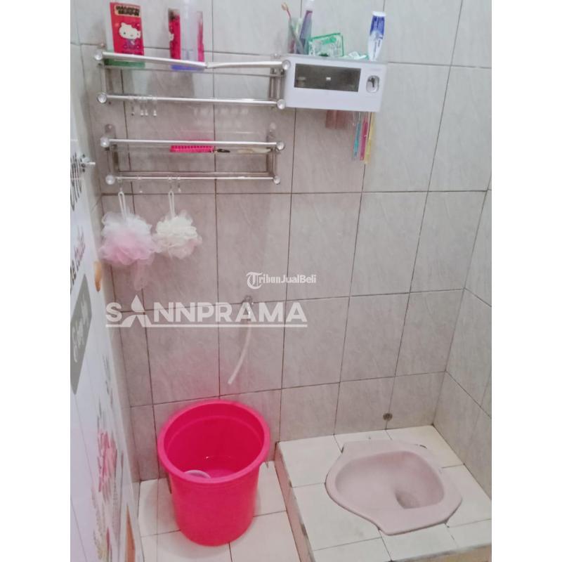 Jual Rumah Pink 2 Lantai Tipe 60 Dengan Balkon Luas Dan Kamar Banyak Bekas Siap Huni - Depok Jawa Barat
