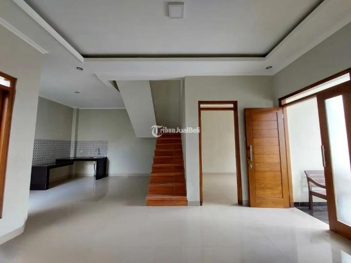 Dijual Rumah Mewah 2 Lantai LT134 LB147 4KT 4KM Legalitas SHM Lokasi Strategis - Sleman Yogyakarta