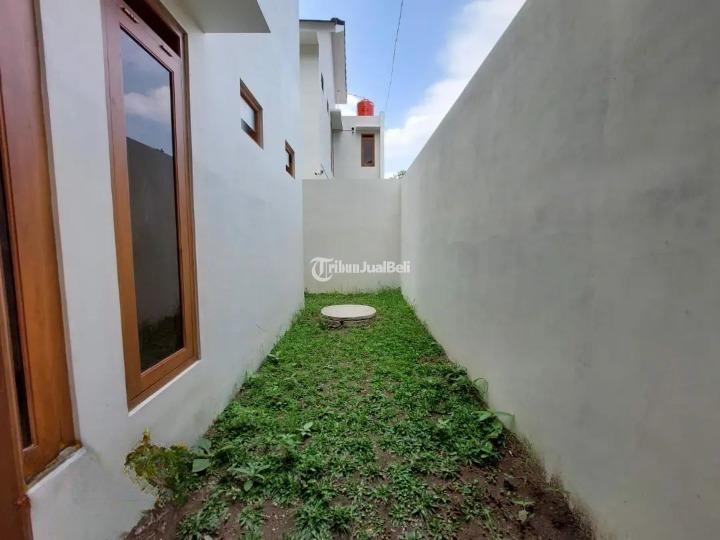 Dijual Rumah Mewah 2 Lantai LT134 LB147 4KT 4KM Legalitas SHM Lokasi Strategis - Sleman Yogyakarta