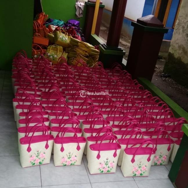 Tas Etnik Pandan Sulam Bunga - Banjarmasin Kalimantan Selatan