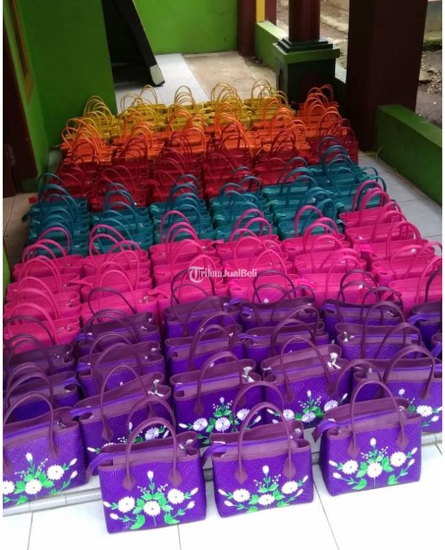 Tas Etnik Pandan Sulam Bunga - Banjarmasin Kalimantan Selatan