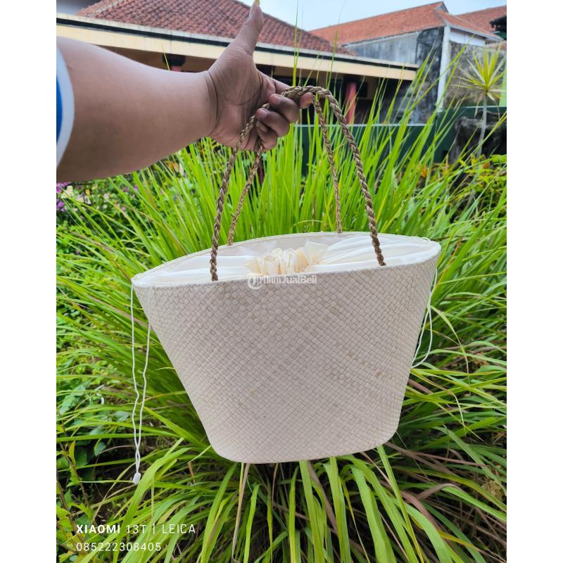 Tas Pandan Serut Tas Serut Pandan Putih - Nunukan Kalimantan Utara