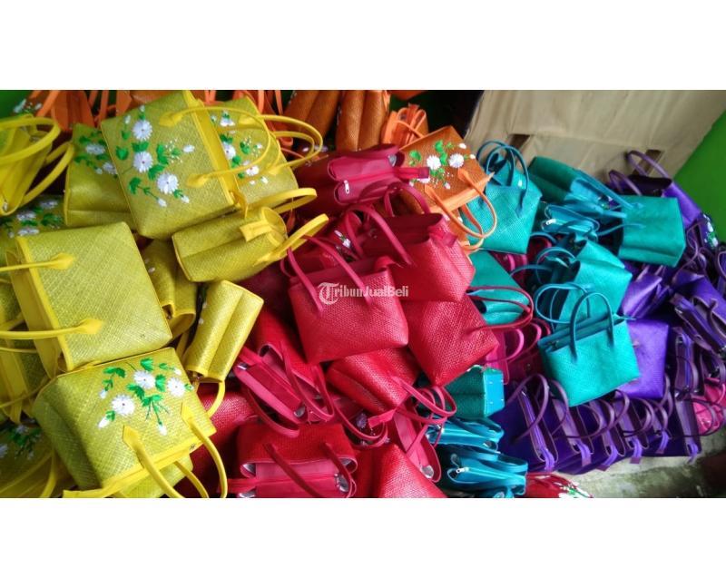 Tas Pandan Sulam Pink Putih Tas Hampers - Manado Sulawesi Utara