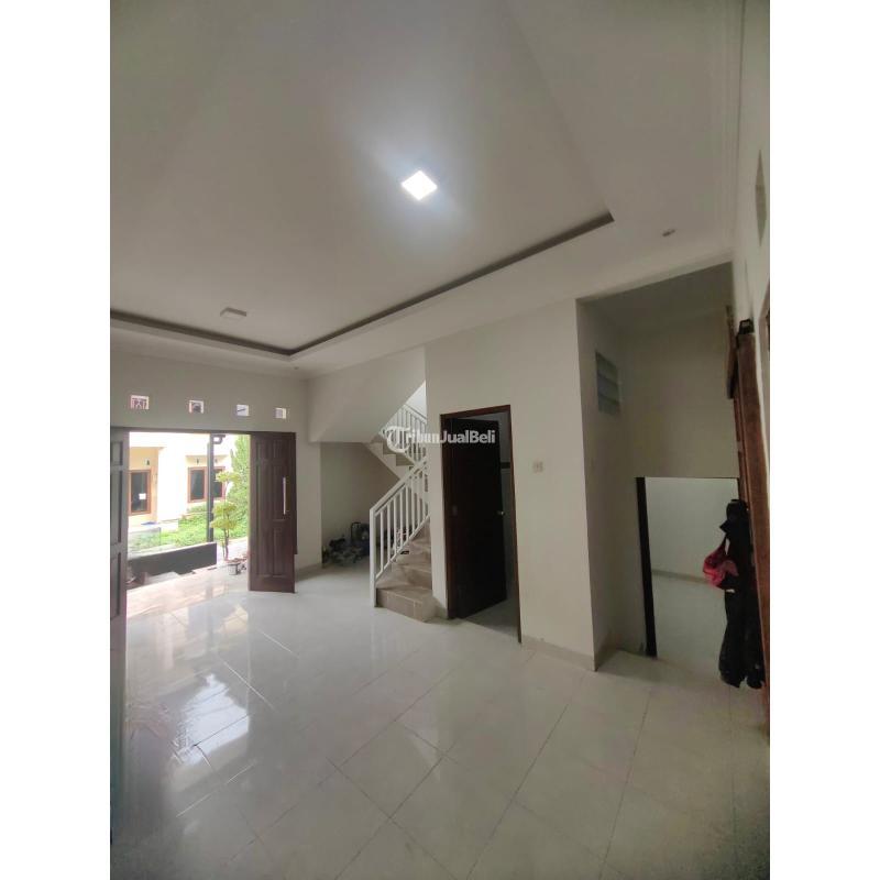 Dijual Rumah Lantai 2 Mewah Luas 119m2 SHM Jalan Kaliurang KM 8 - Sleman Yogyakarta