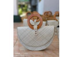 Tas Pandan Setengah Lingkaran - Barito Kuala Kalimantan Selatan