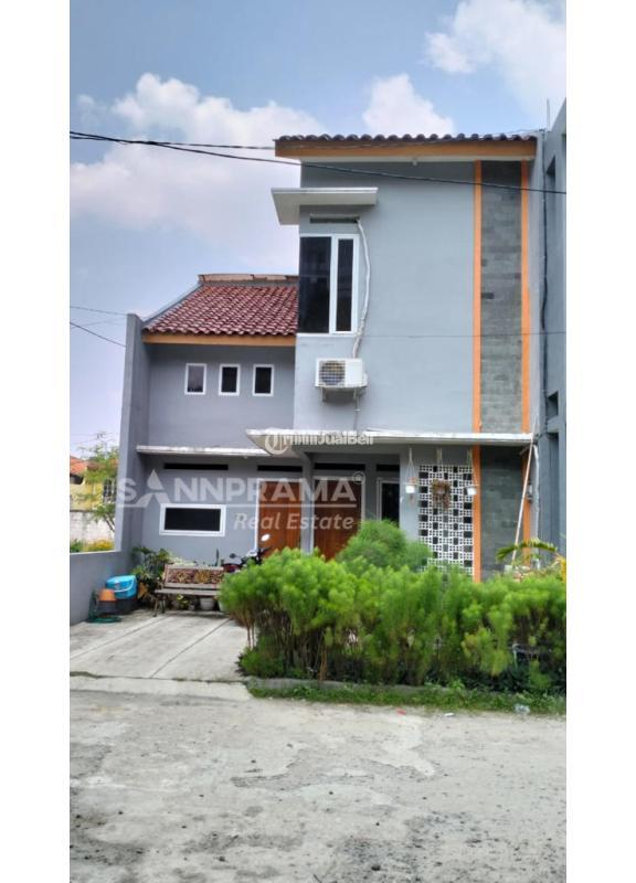 Dijual Rumah 2 Lantai Khusus Muslim LT77 LB110 SHM 3KT 2KM - Jakarta Timur