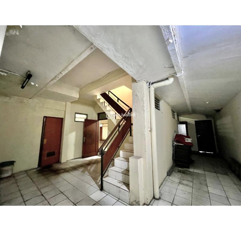 Dijual Rumah Hoek Tipe 464 m2 Bekas Strategis Darmawangsa Kebayoran Baru - Jakarta Selatan