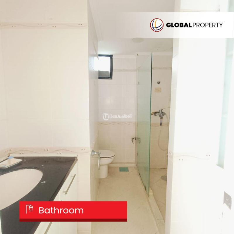 Dijual Apartemen Bekas di Taman Anggrek Condominium Semi Furnished, 3 Bedrooms 146sqm, High Floor - Jakarta Barat