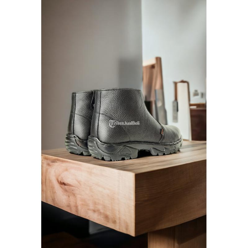 Safety Shoes Steel Toe Cap dengan Bahan Kulit Sapi Asli - Balikpapan Kalimantan Timur