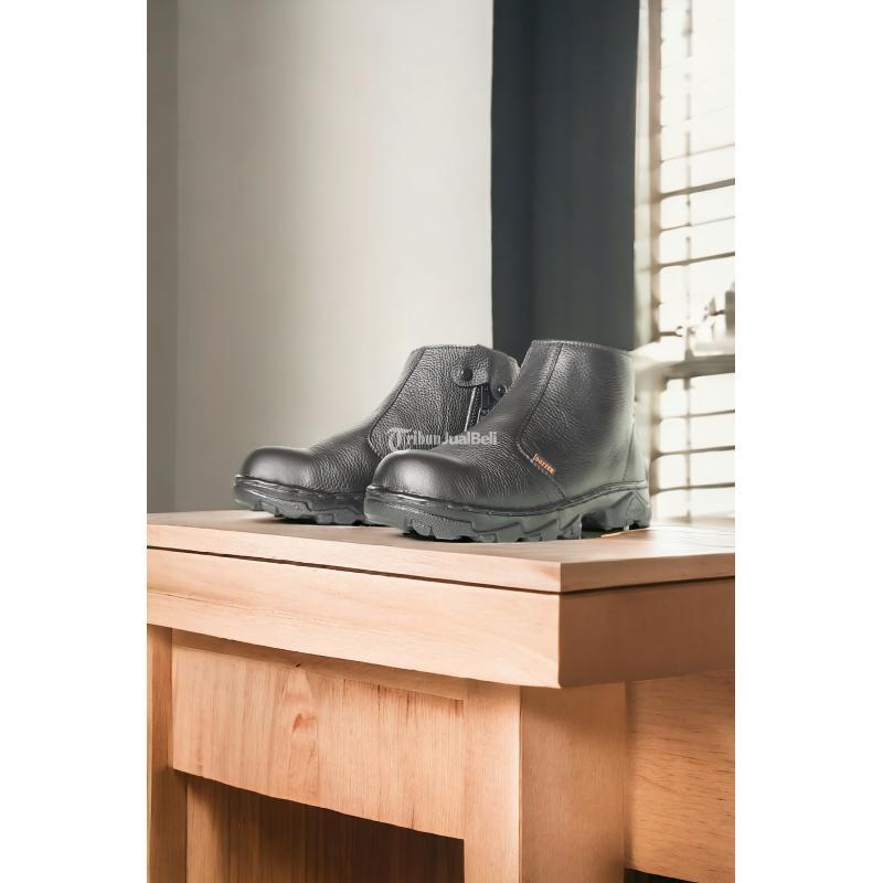Safety Shoes Steel Toe Cap dengan Bahan Kulit Sapi Asli - Balikpapan Kalimantan Timur