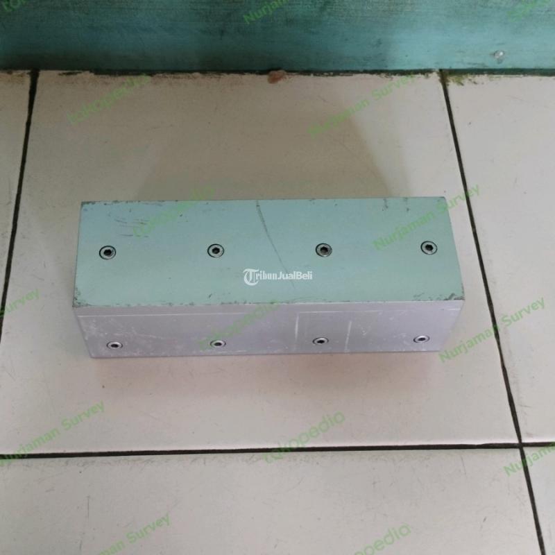 Cetakan Beton 5x5x5 cm Bahan Plat Baja - Jakarta Barat