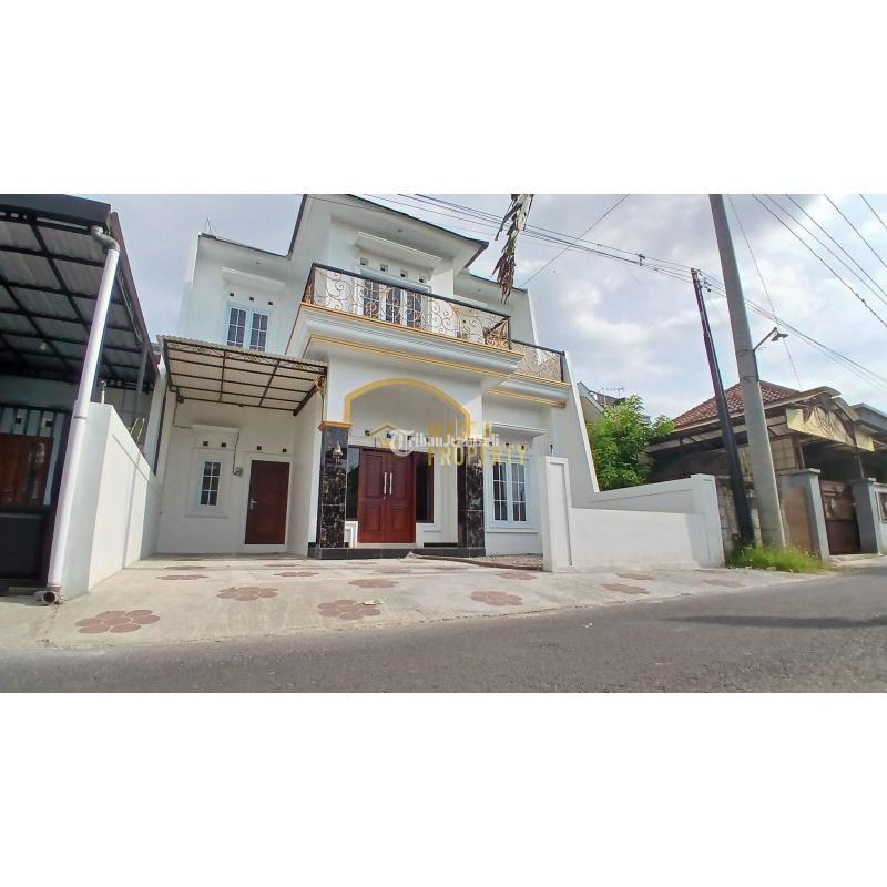 Dijual Rumah 2 Lantai LT99 LB105 4KT 3KM Legalitas SHM Lokasi Strategis - Bantul Yogyakarta