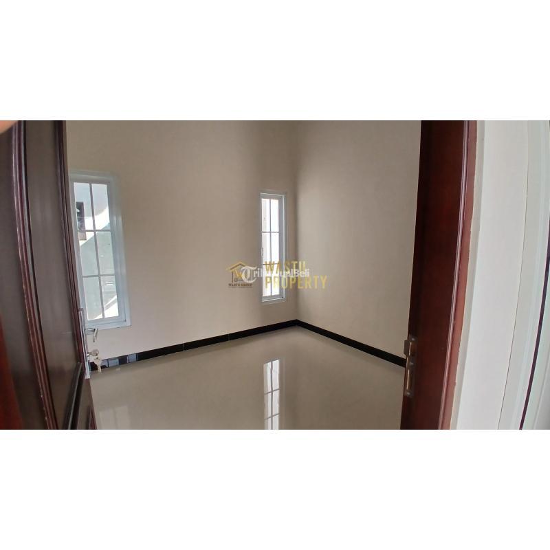 Dijual Rumah 2 Lantai LT99 LB105 4KT 3KM Legalitas SHM Lokasi Strategis - Bantul Yogyakarta