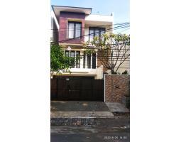 Disewakan Rumah Roof Top Fully Furnished Tipe 430 m2 Bekas - Jakarta Selatan