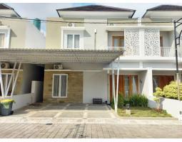 DIjual Rumah Mewah 2 Lantai LT100 LB108 3KT 2KM Legalitas SHM Lokasi Strategis - Sleman Yogyakarta 