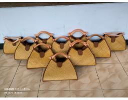 Tas Pandan Anyam Putih dan Kuning Rotan Bali Bag - Lombok Utara 