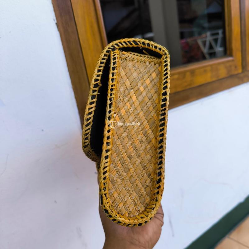 Clutch pandan anyam tutup lidah - Nabire