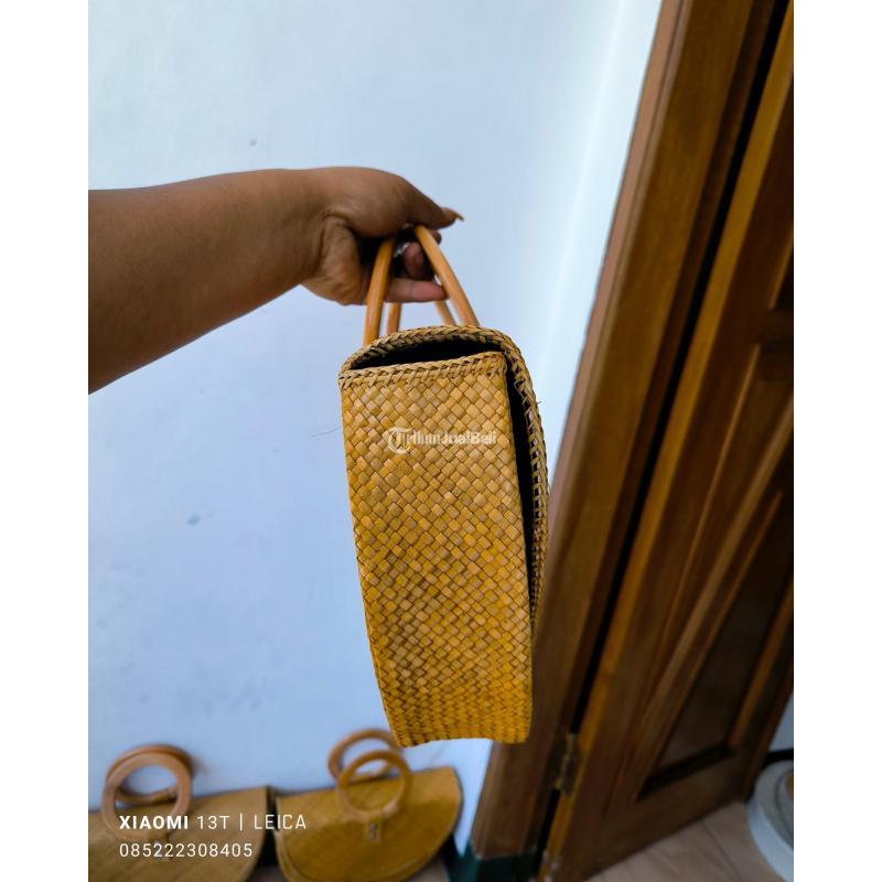 Tas Pandan Setengah Lingkaran Warna Kuning Rotan - Mamuju 