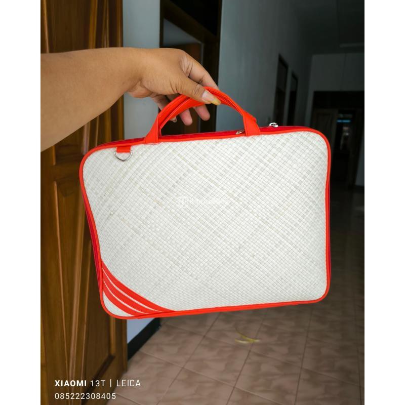 Tas Pandan Laptop Putih Merah - Muara Enim
