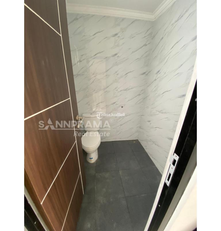 Dijual Townhouse 800 Jutaan 2 Lantai Dekat Mall The Park Sawangan - Depok