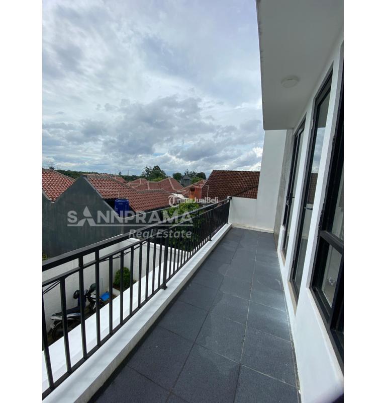 Dijual Townhouse 800 Jutaan 2 Lantai Dekat Mall The Park Sawangan - Depok