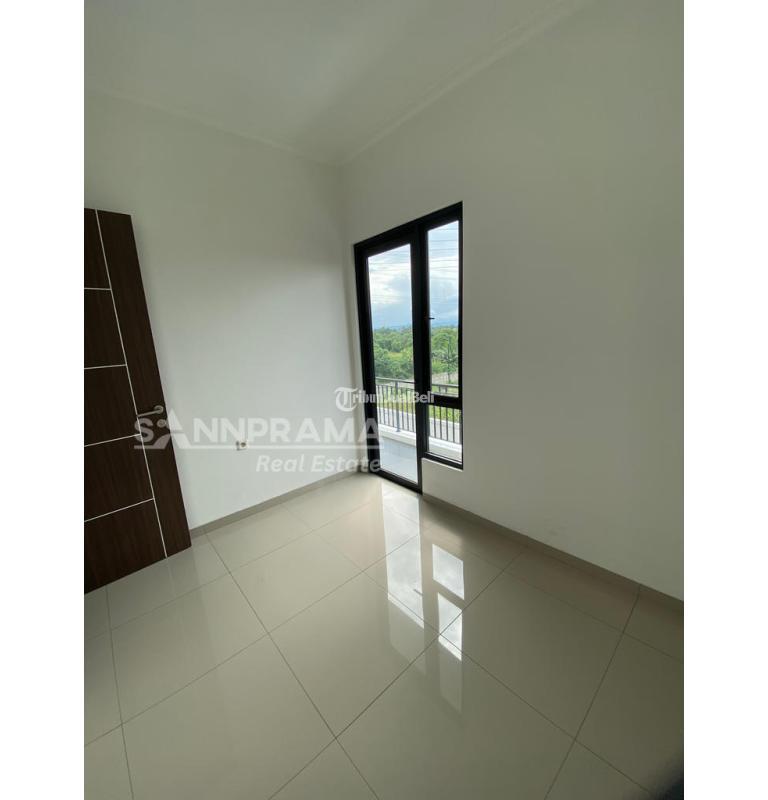Dijual Townhouse 800 Jutaan 2 Lantai Dekat Mall The Park Sawangan - Depok