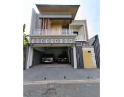 Dijual Rumah Baru 2 Lantai, 4KT, 4KM, SHM, Hook, Hadap Timur, Jajar, Laweyan - Solo