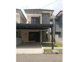 Dijual Rumah, LT. 135m2, LB. 120m2, SHM, Lokasi Strategis, Nyaman, Cluster Sansiviera Grand Sharon, Margahayu - Bandung